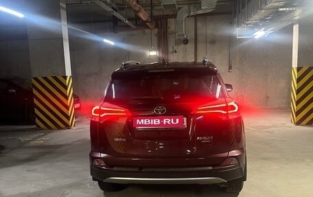 Toyota RAV4, 2017 год, 2 000 000 рублей, 9 фотография