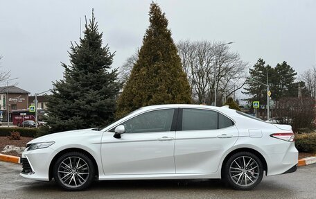 Toyota Camry, 2021 год, 3 550 000 рублей, 5 фотография