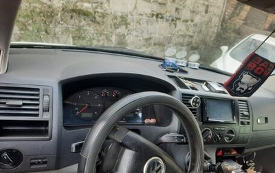 Volkswagen Transporter T5 рестайлинг, 2005 год, 700 000 рублей, 1 фотография