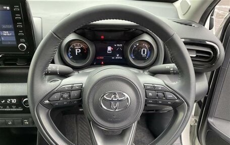 Toyota Yaris Cross, 2021 год, 1 553 000 рублей, 10 фотография