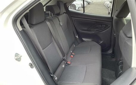 Toyota Yaris Cross, 2021 год, 1 553 000 рублей, 17 фотография