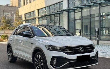 Volkswagen T-Roc I, 2022 год, 1 652 000 рублей, 3 фотография