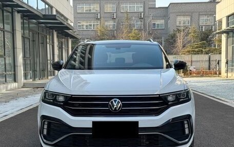 Volkswagen T-Roc I, 2022 год, 1 652 000 рублей, 2 фотография