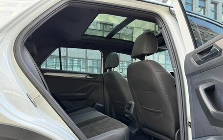 Volkswagen T-Roc I, 2022 год, 1 652 000 рублей, 21 фотография