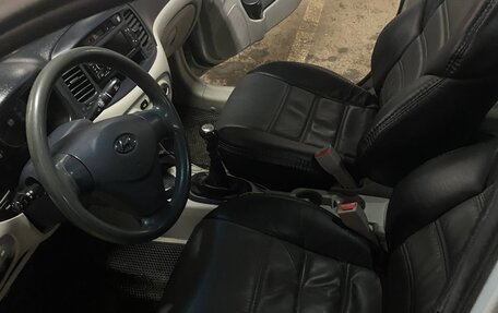 Hyundai Verna II, 2006 год, 275 000 рублей, 17 фотография