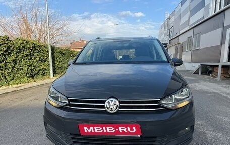 Volkswagen Touran III, 2020 год, 1 850 000 рублей, 33 фотография