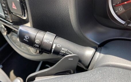 Toyota Vitz, 2019 год, 982 000 рублей, 12 фотография