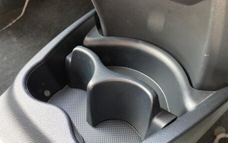 Toyota Vitz, 2019 год, 982 000 рублей, 23 фотография