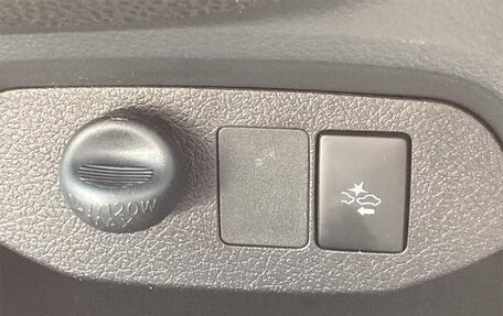 Toyota Vitz, 2019 год, 982 000 рублей, 21 фотография