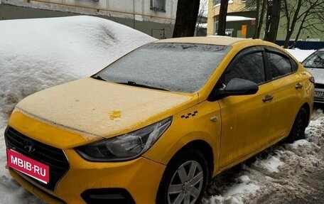 Hyundai Solaris II рестайлинг, 2018 год, 570 000 рублей, 1 фотография