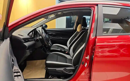 Toyota Yaris XP150 рестайлинг, 2022 год, 1 211 123 рублей, 15 фотография