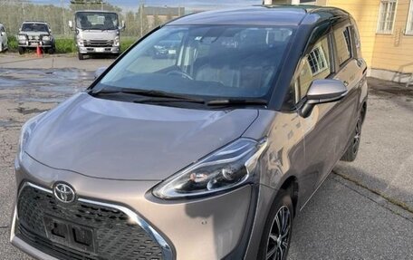 Toyota Sienta II, 2021 год, 1 342 000 рублей, 2 фотография