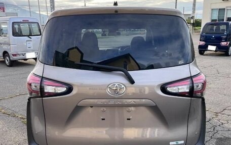 Toyota Sienta II, 2021 год, 1 342 000 рублей, 7 фотография