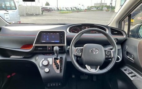 Toyota Sienta II, 2021 год, 1 342 000 рублей, 10 фотография