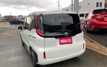 Toyota Sienta, 2022 год, 1 597 000 рублей, 6 фотография