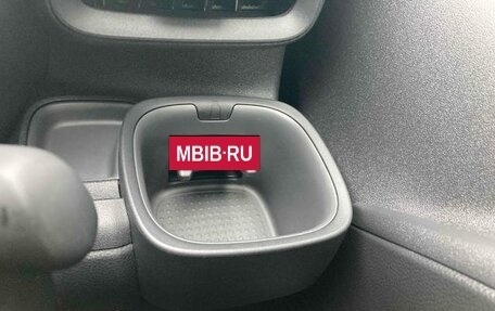 Toyota Sienta, 2022 год, 1 597 000 рублей, 22 фотография