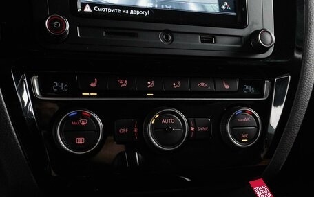 Volkswagen Jetta VI, 2018 год, 1 489 000 рублей, 17 фотография