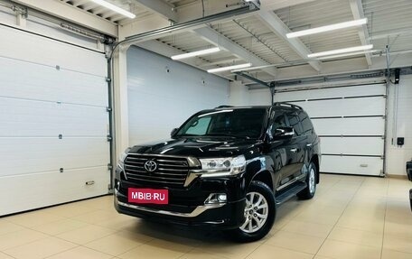 Toyota Land Cruiser 200, 2016 год, 4 799 900 рублей, 1 фотография