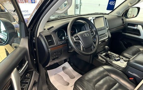 Toyota Land Cruiser 200, 2016 год, 4 799 900 рублей, 10 фотография