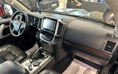 Toyota Land Cruiser 200, 2016 год, 4 799 900 рублей, 13 фотография