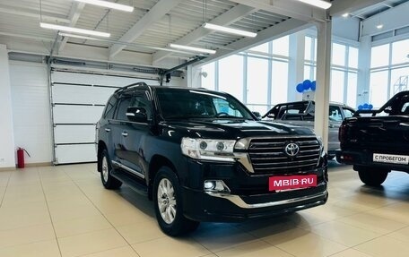 Toyota Land Cruiser 200, 2016 год, 4 799 900 рублей, 8 фотография