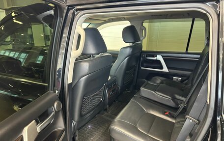 Toyota Land Cruiser 200, 2016 год, 4 799 900 рублей, 20 фотография