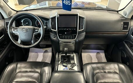 Toyota Land Cruiser 200, 2016 год, 4 799 900 рублей, 16 фотография