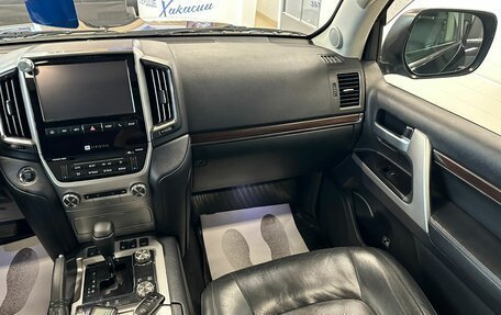 Toyota Land Cruiser 200, 2016 год, 4 799 900 рублей, 15 фотография