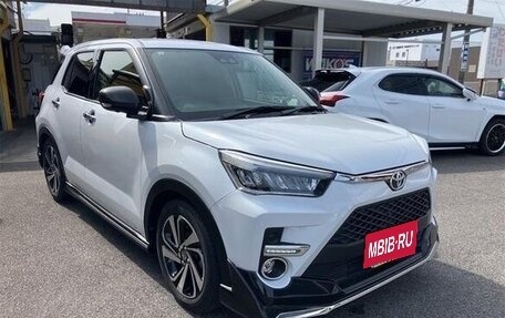 Toyota Raize I, 2022 год, 1 143 004 рублей, 5 фотография