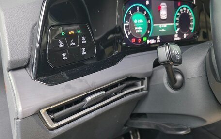 Volkswagen Golf VIII, 2023 год, 2 100 000 рублей, 20 фотография