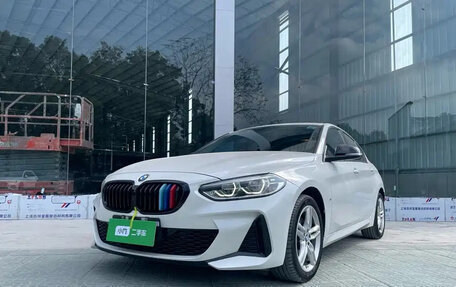 BMW 1 серия, 2023 год, 1 780 000 рублей, 1 фотография