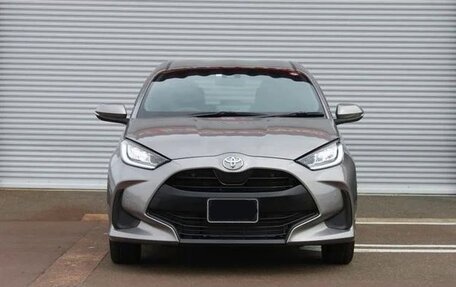 Toyota Yaris, 2022 год, 1 032 000 рублей, 6 фотография