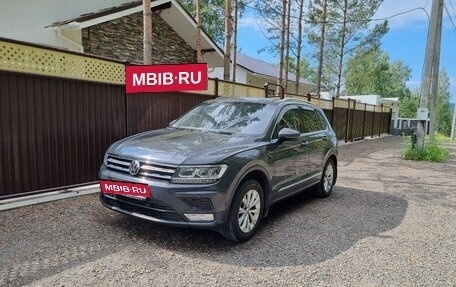 Volkswagen Tiguan II, 2017 год, 2 050 000 рублей, 2 фотография