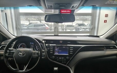 Toyota Camry, 2020 год, 2 950 000 рублей, 8 фотография