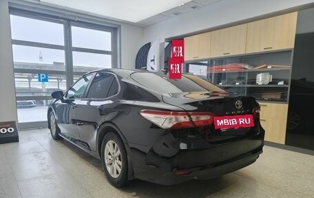 Toyota Camry, 2020 год, 2 950 000 рублей, 6 фотография