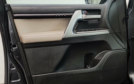 Toyota Land Cruiser 200, 2008 год, 2 989 000 рублей, 31 фотография