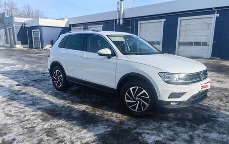 Volkswagen Tiguan II, 2018 год, 2 450 000 рублей, 2 фотография