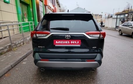 Toyota RAV4, 2019 год, 2 900 000 рублей, 11 фотография