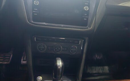 Volkswagen Tiguan II, 2018 год, 2 450 000 рублей, 7 фотография