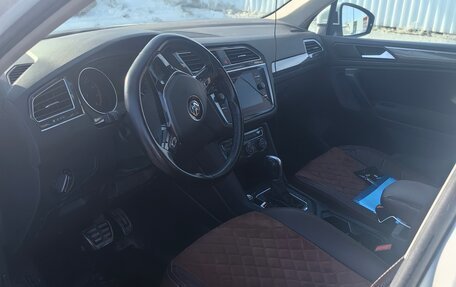 Volkswagen Tiguan II, 2018 год, 2 450 000 рублей, 5 фотография