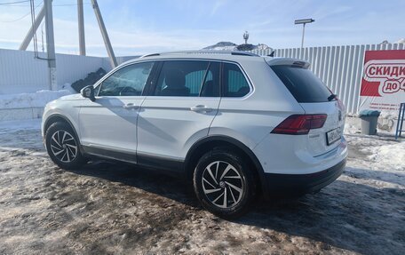 Volkswagen Tiguan II, 2018 год, 2 450 000 рублей, 4 фотография