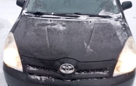 Toyota Corolla Verso I, 2006 год, 700 000 рублей, 1 фотография