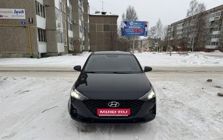 Hyundai Solaris II рестайлинг, 2020 год, 2 000 000 рублей, 1 фотография