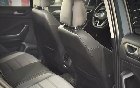 Volkswagen T-Roc I, 2021 год, 1 310 000 рублей, 16 фотография