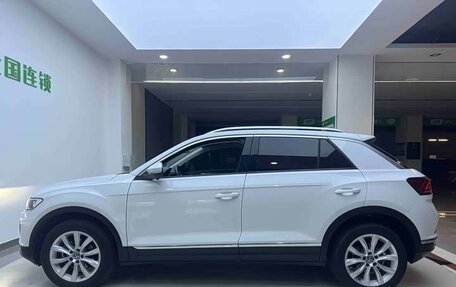 Volkswagen T-Roc I, 2022 год, 1 800 000 рублей, 7 фотография