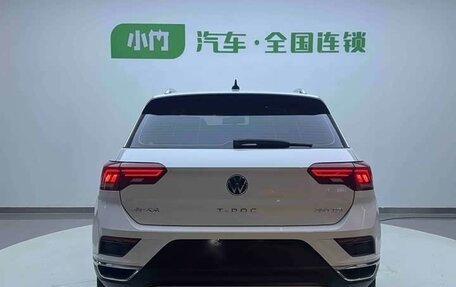 Volkswagen T-Roc I, 2022 год, 1 800 000 рублей, 5 фотография