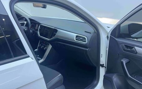 Volkswagen T-Roc I, 2022 год, 1 800 000 рублей, 11 фотография