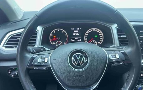 Volkswagen T-Roc I, 2022 год, 1 800 000 рублей, 13 фотография