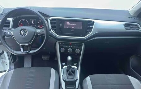 Volkswagen T-Roc I, 2022 год, 1 800 000 рублей, 19 фотография