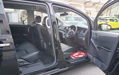 Toyota ISis I, 2015 год, 996 000 рублей, 10 фотография